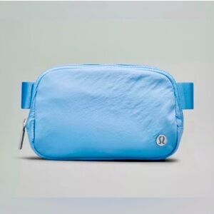 Lululemon Everywhere Belt Bag 1L- aero blue NWT